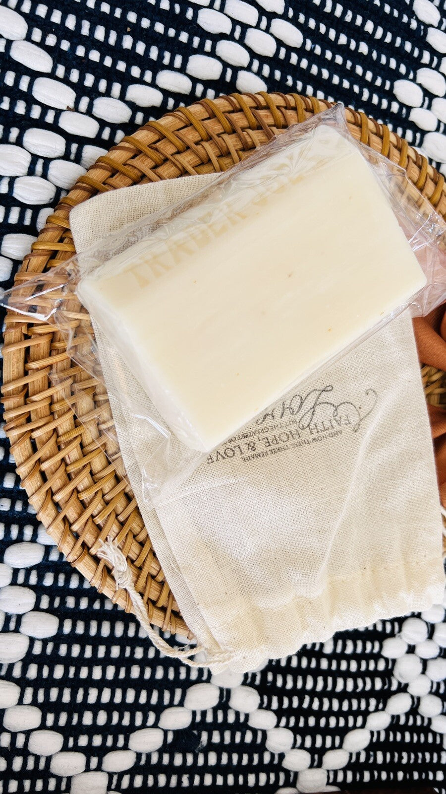 Trader Joe’s Oatmeal and Honey Pure Vegetable Soap Natural Bath -2 Bars NEW