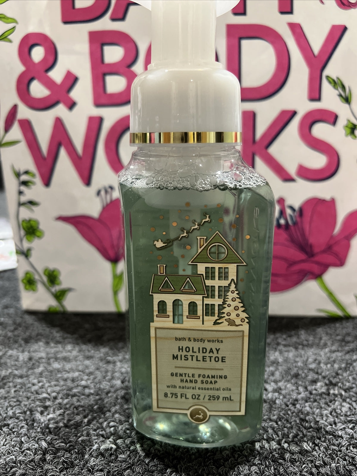 Bath and Body Works Holiday Mistletoe Foaming Hand Soap 8.75 fl oz