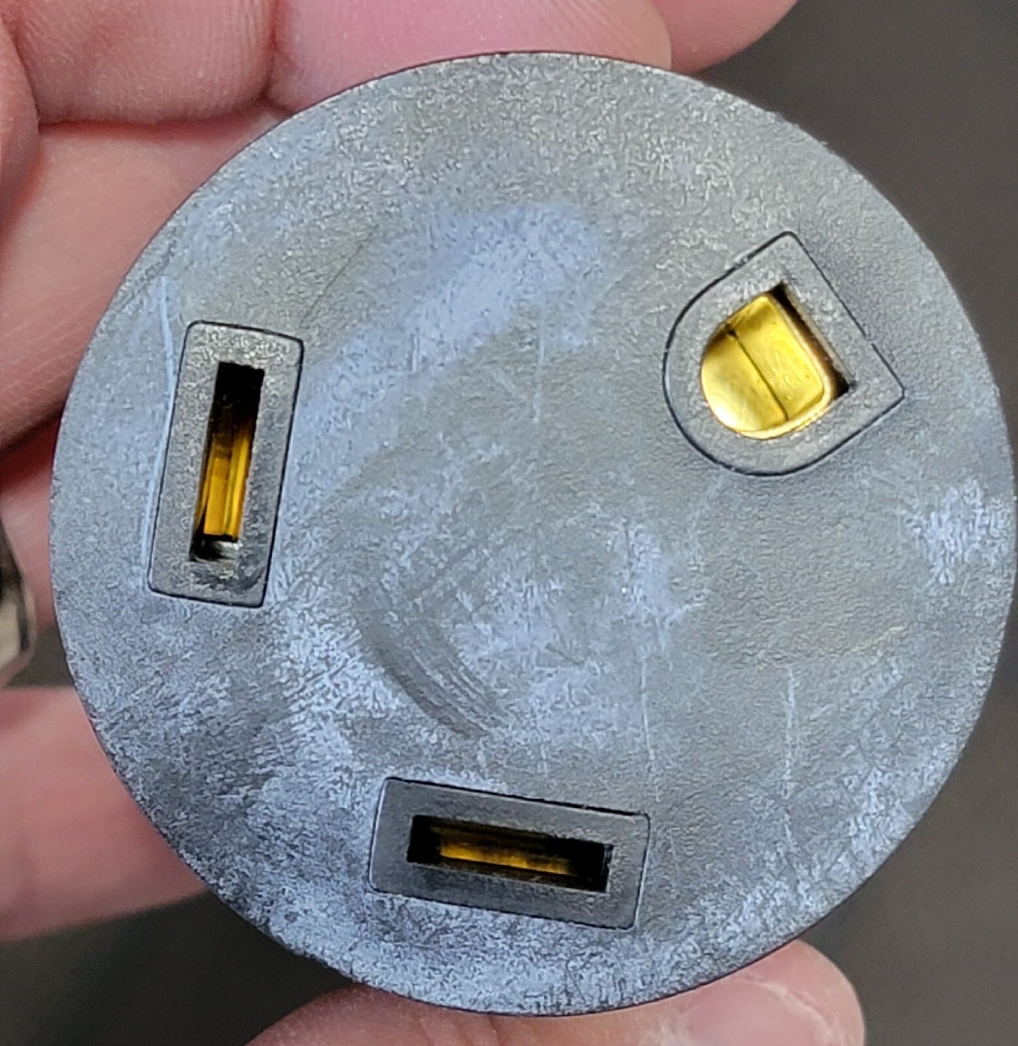 PLUG ADAPTER 30A / 125V, YOUCHENG YGB-029 NEW