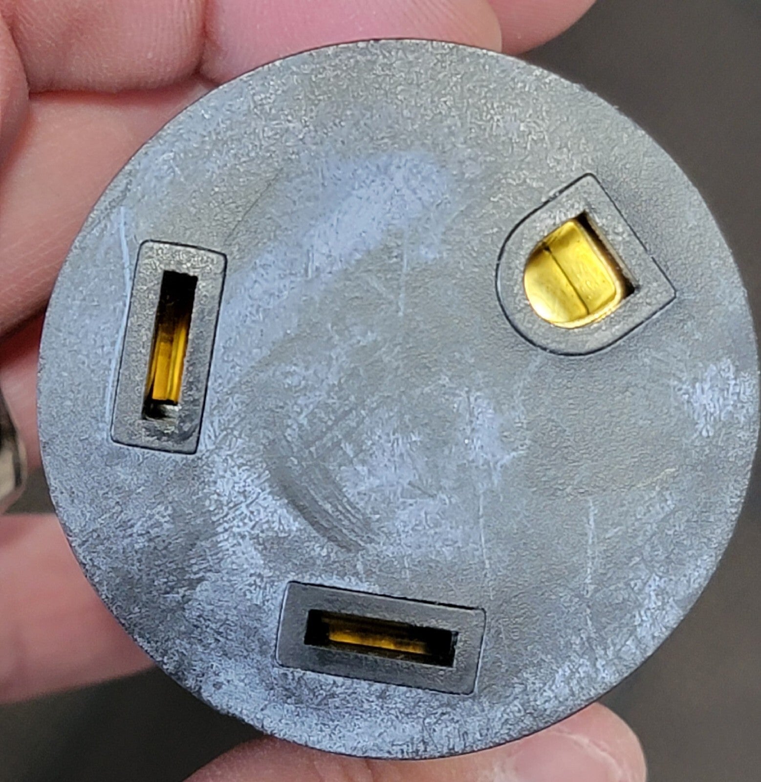 PLUG ADAPTER 30A / 125V, YOUCHENG YGB-029 NEW