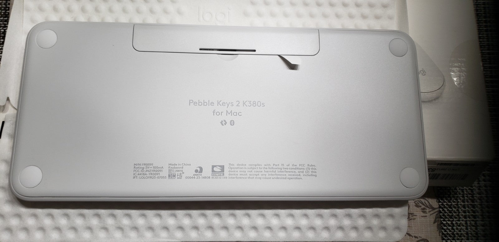 LOGITECH PEBBLE 2 COMBO WIRELESS KEYBOARD AND MOUSE 920-012201- WHITE Studio