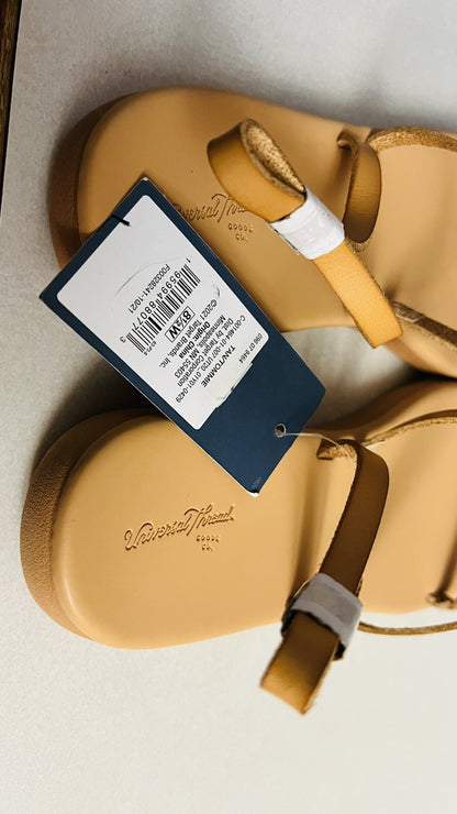 Women's Universal Thread Tommie Flat Sandals Tan Size 8 1/2