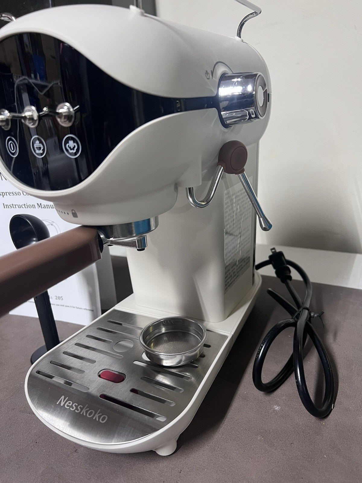 Nesskoko Espresso Machine, 20 BAR Pump Temperature Control Open box. See photos