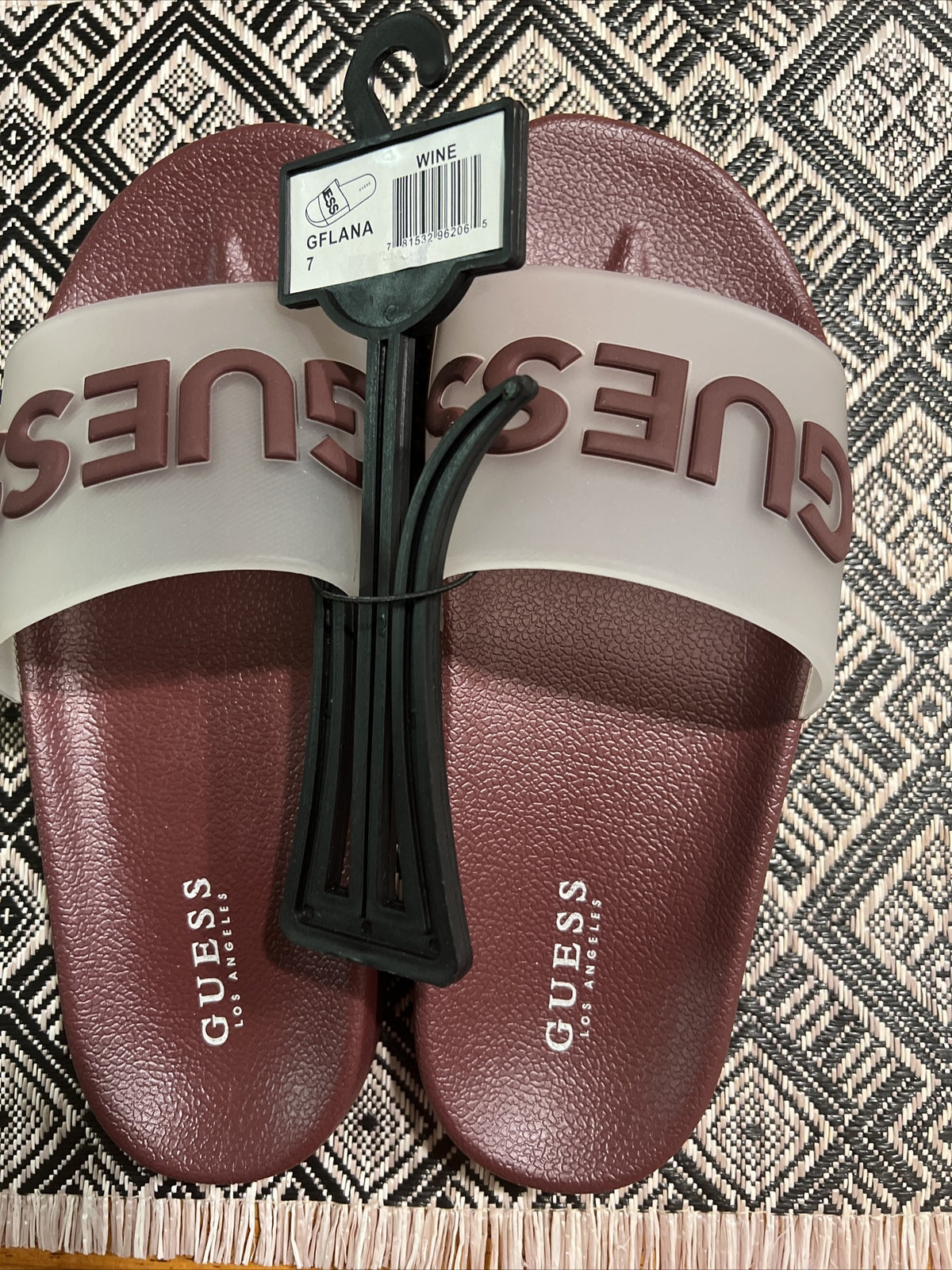 Pool Slides Flat Guess GFLANA Size 7 / Wine