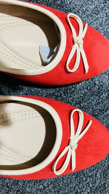 Women Red Shoes Size  9 Ballet/ Christmas/Slip On Red suede pumps New