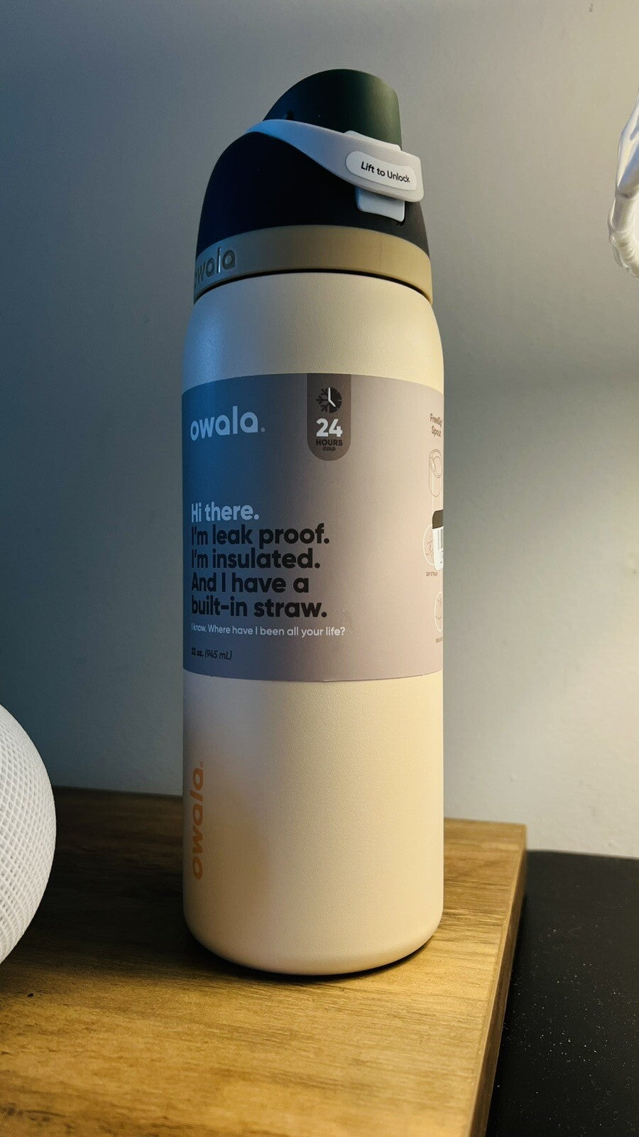 Owala FreeSip Stainless Steel Water Bottle 32oz  Color: Sandy Shores MSRP$80 NWB