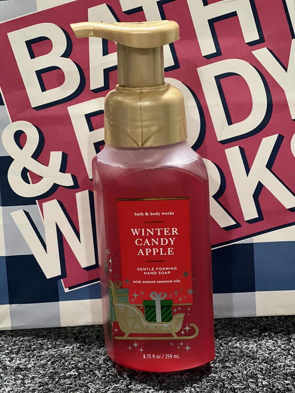 Bath and Body Works Winter Candy Apple Foaming Hand Soap 8.75 fl oz