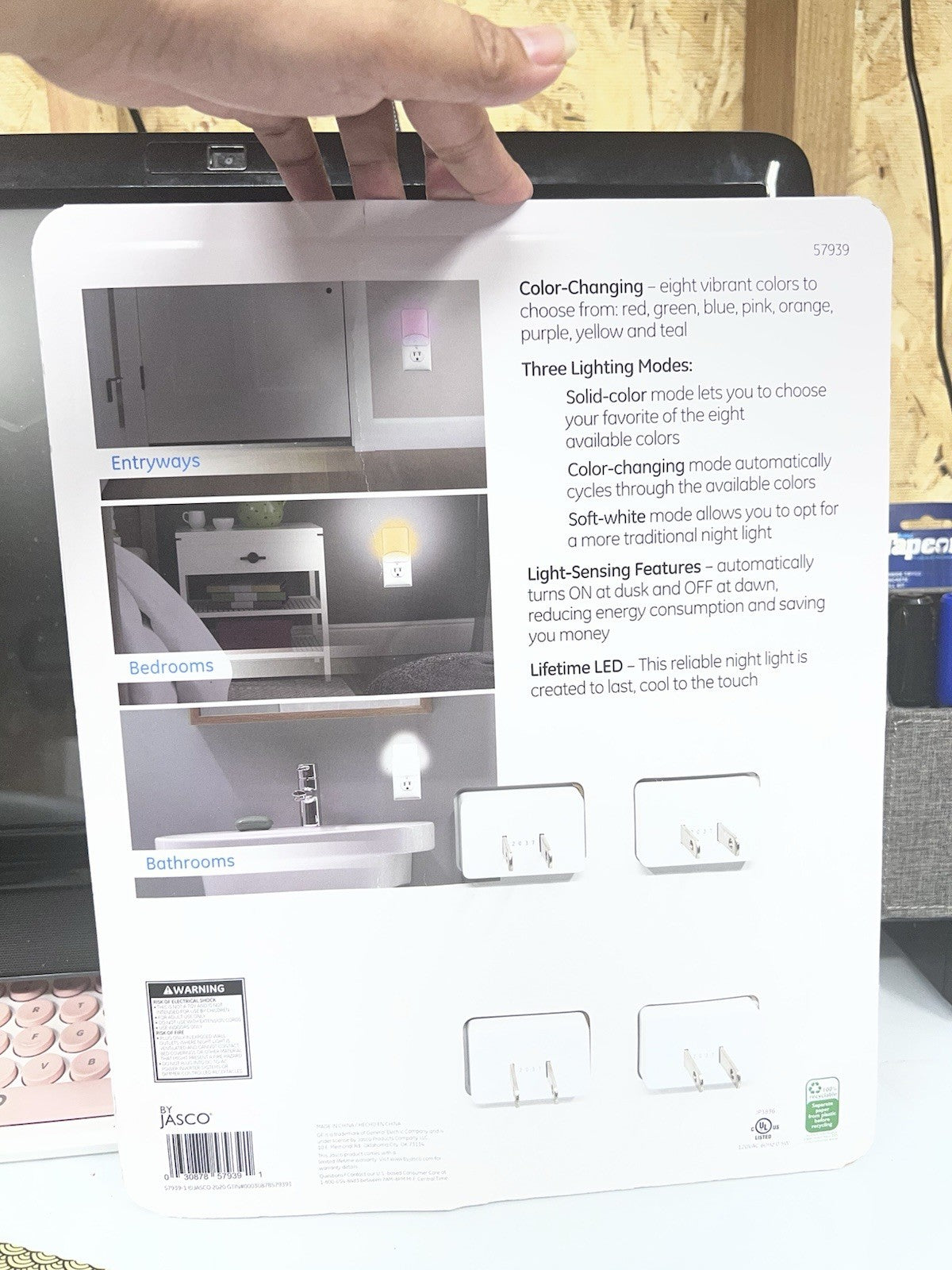 (4) GE Color Changing LED Auto On/ Off Night Light