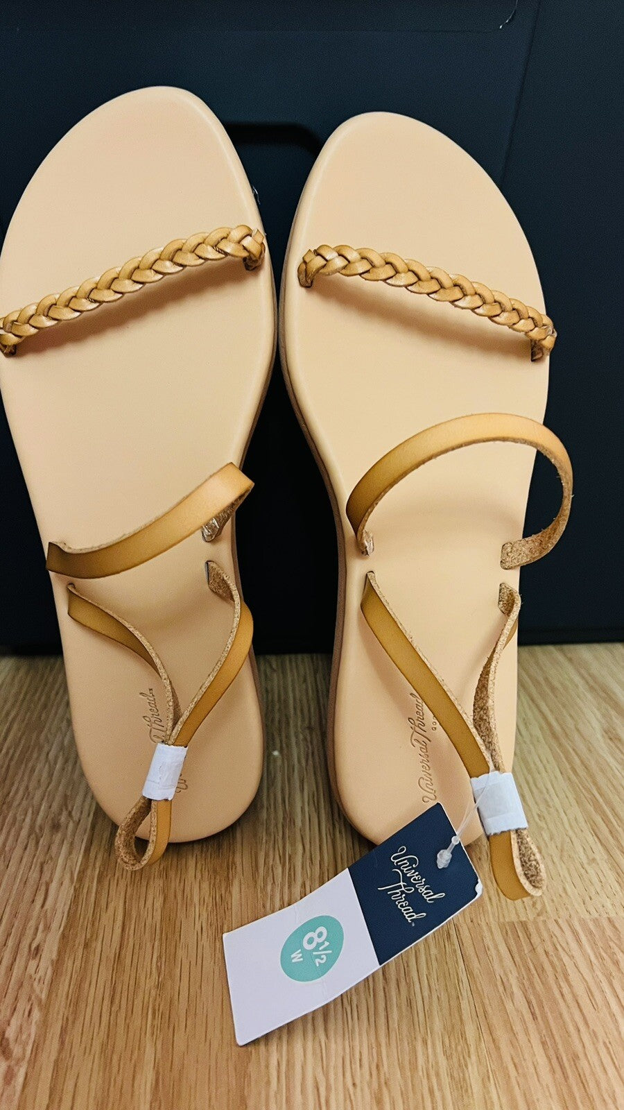Women's Universal Thread Tommie Flat Sandals Tan Size 8 1/2