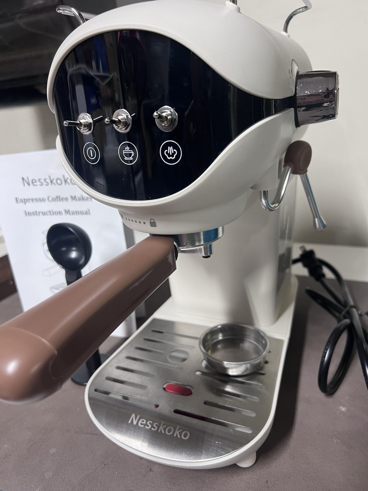 Nesskoko Espresso Machine, 20 BAR Pump Temperature Control Open box. See photos