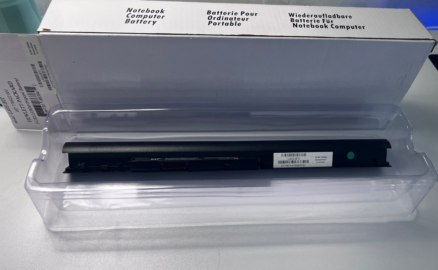 Hewlett Packard 3 Cell OEM Original Battery MODEL: LA03-BTI 10.8V