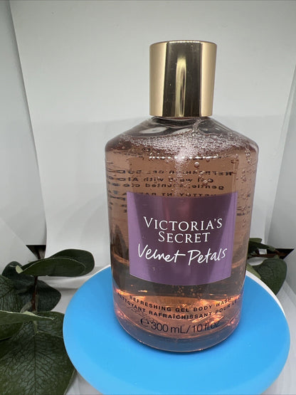 Victoria's Secret Gel Body Wash  Velvet Petals 10fl oz New in Box
