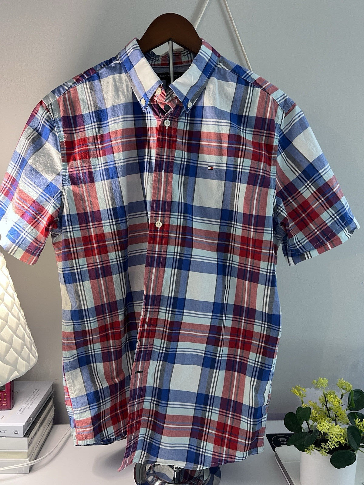 Tommy Hilfiger Men’s Blue Plaid Short Sleeve Button-Down Shirt M