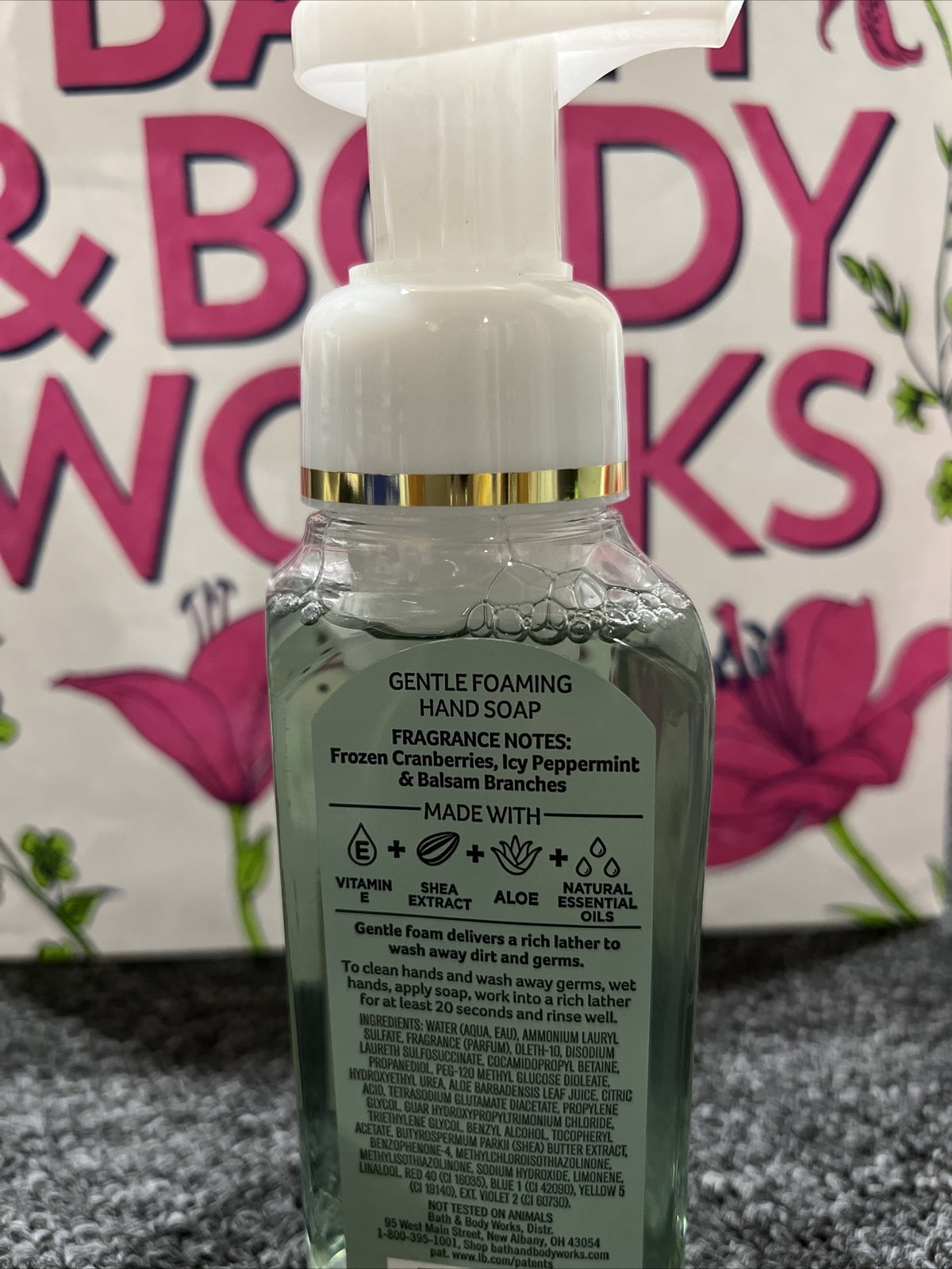 Bath and Body Works Holiday Mistletoe Foaming Hand Soap 8.75 fl oz