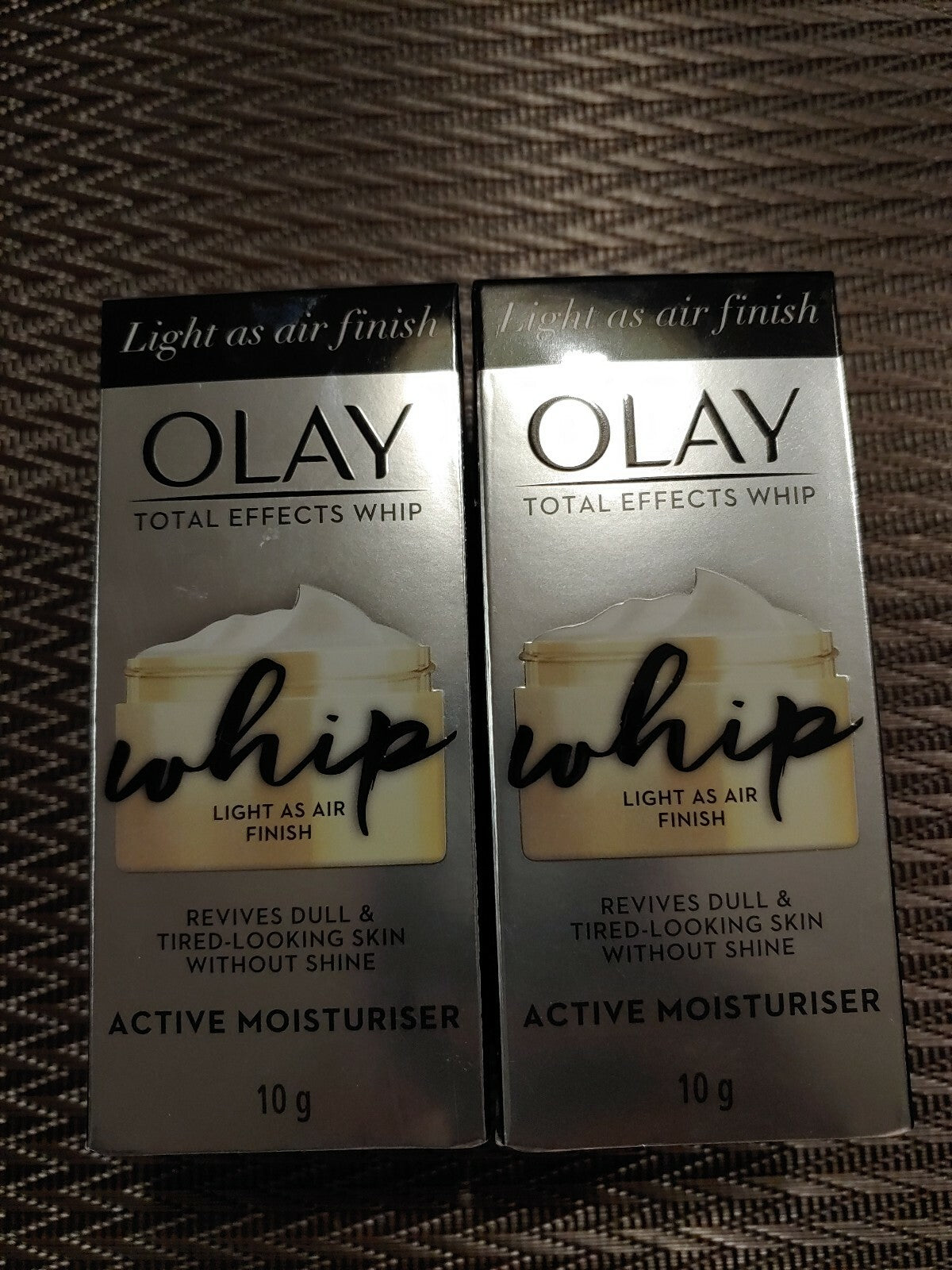 OlayTotal Effects Luminous Whip Active Moisturizer Light as Air SPF25(10g) 2pcs