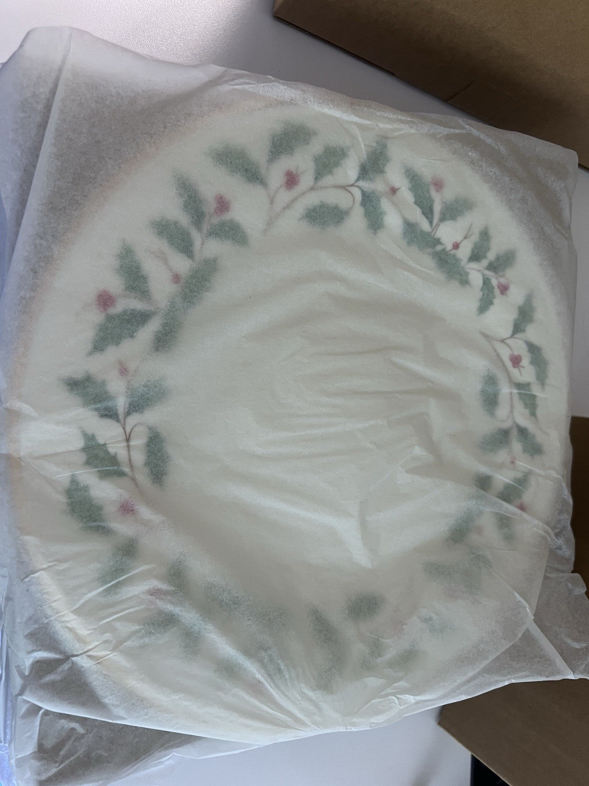 Lenox Plate Holiday Christmas Holly Porcelain 10.5" Dinnerplate 4pc  MSRP $78/pc