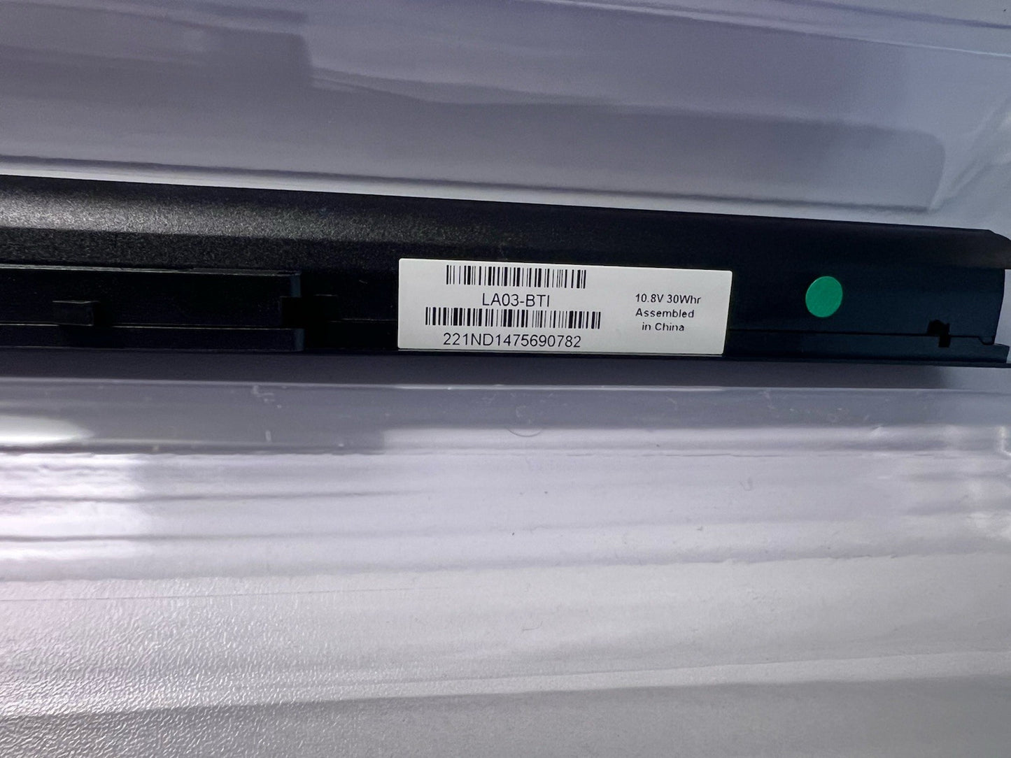 Hewlett Packard 3 Cell OEM Original Battery MODEL: LA03-BTI 10.8V