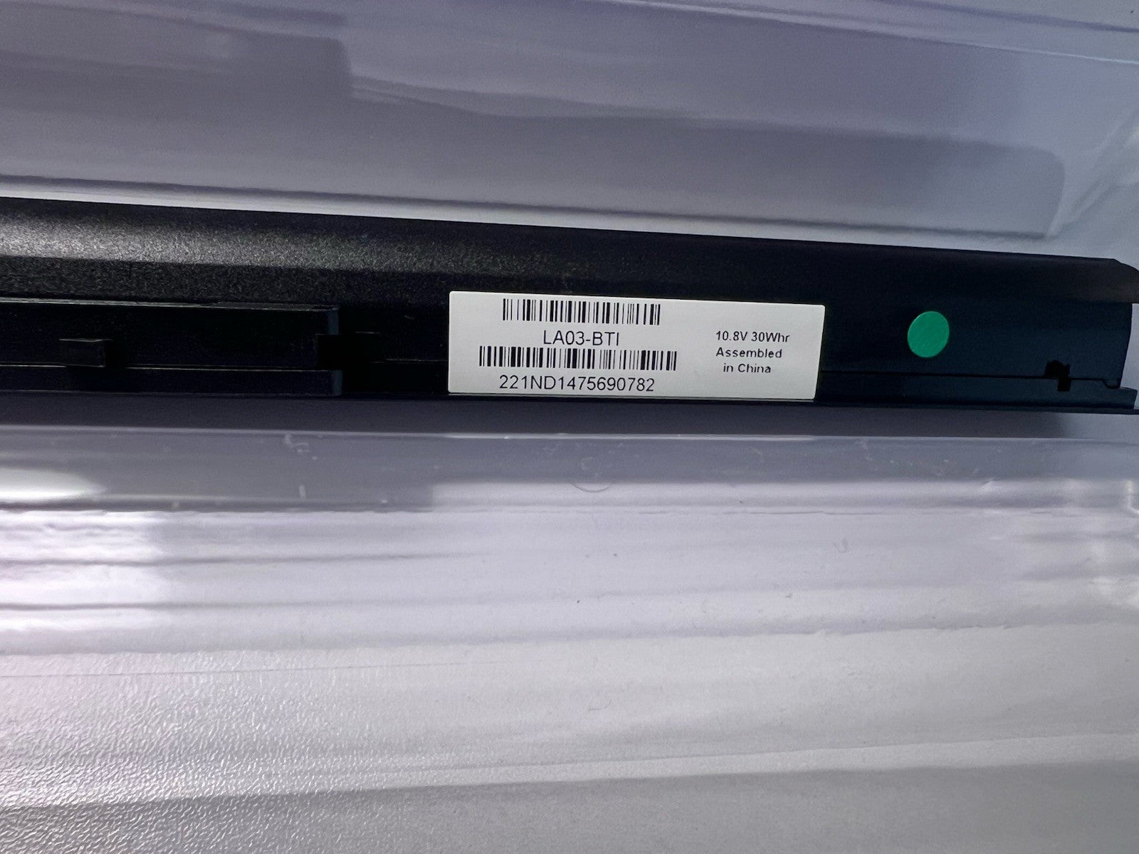 Hewlett Packard 3 Cell OEM Original Battery MODEL: LA03-BTI 10.8V