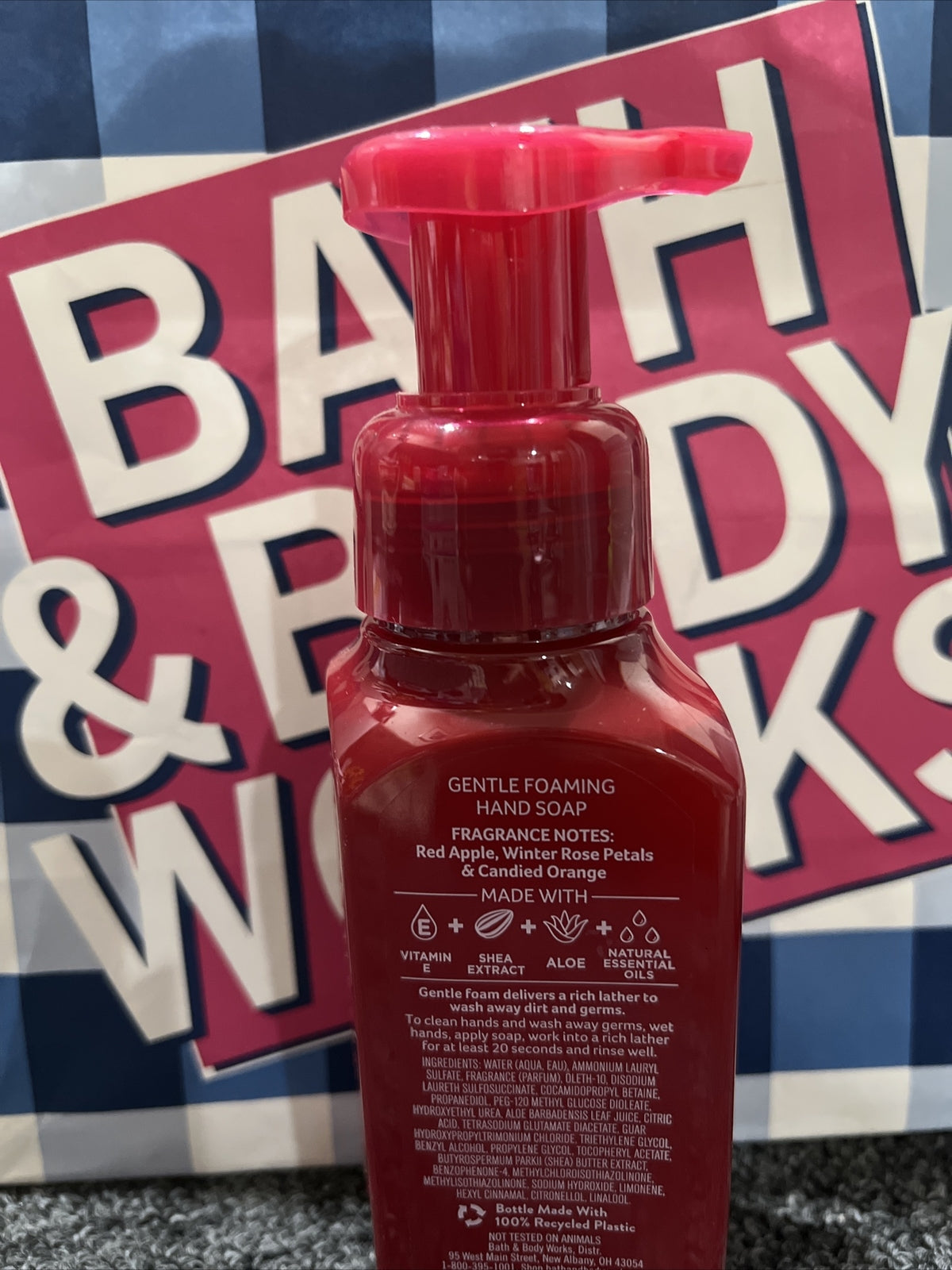 Bath and Body Works Merry Christmas Winter Candy Apple Foaming Hand Soap 8.75oz