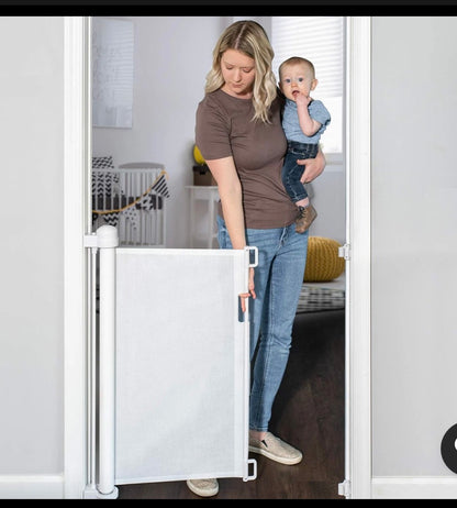YOOFOR Retractable Baby Gate, Extra Wide Safety Kids or Pets Gate, 33” Tall