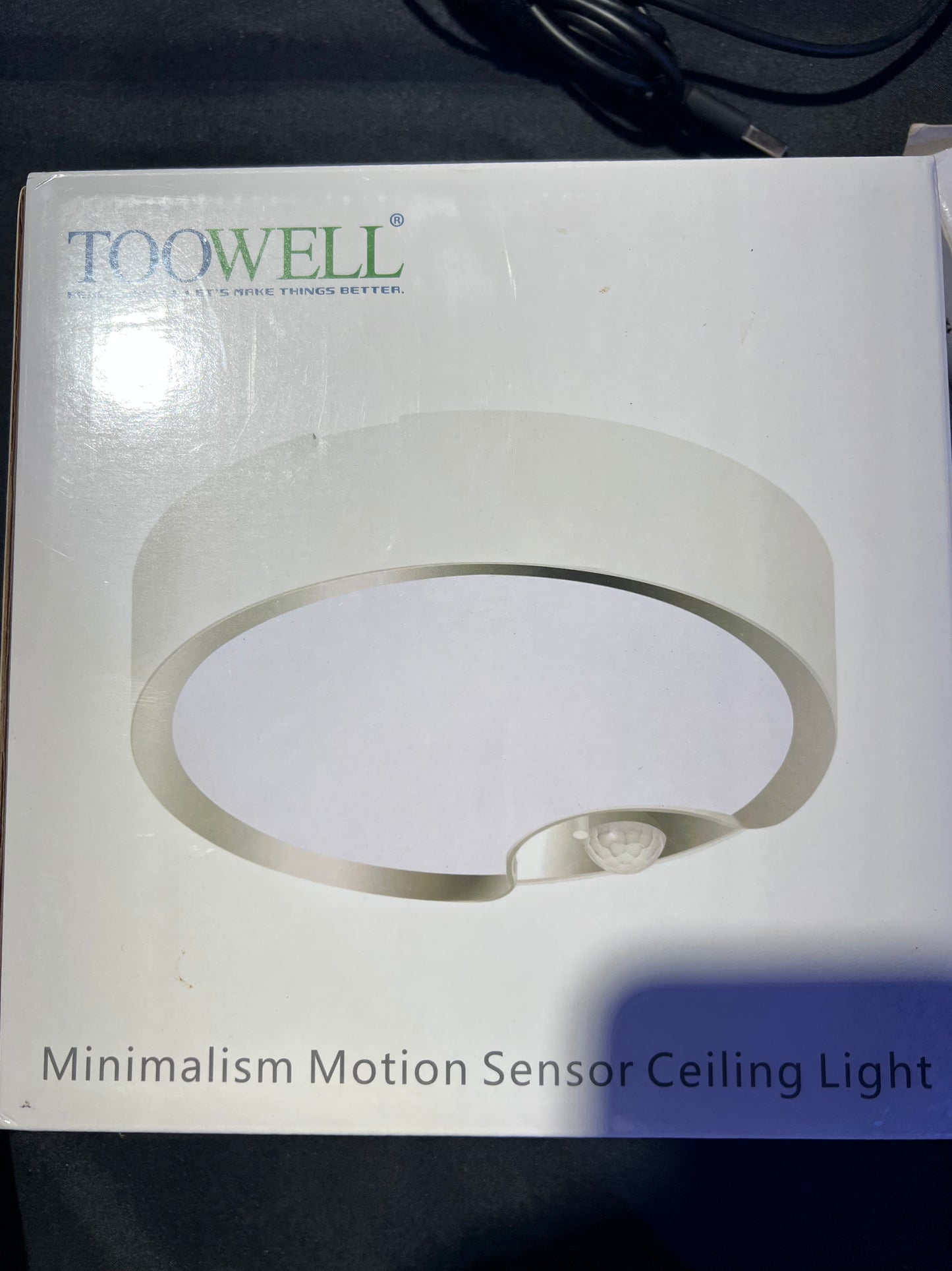 TOOWELL Motion Sensor Ceiling Light Battery Operated Indoor/Outdoor LED Ceiling Lights for Closet Hallway Pantry Laundry Stairs Garage Bathroom Shower Porch Shed Wall 400LM Motion Activated Light