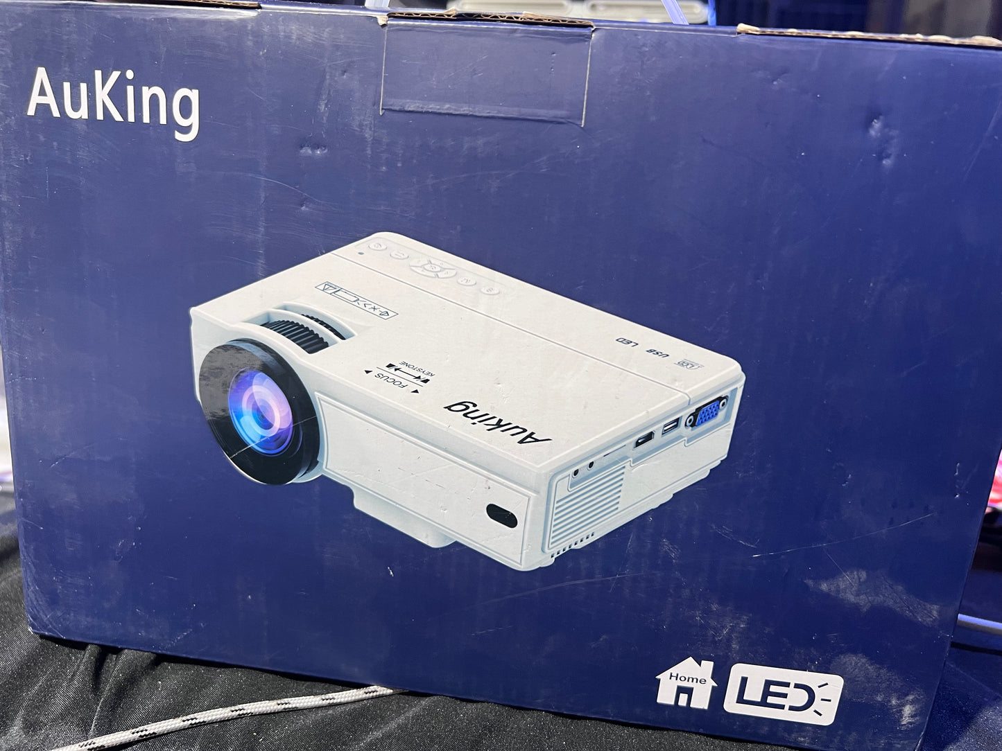 AuKing Projector, 2026 Upgraded Mini Projector, Full HD 1080P Home Theater Video Projector, Compatible with HDMI/USB/Smartphone/TV Box/Laptop (White)